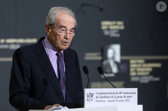 Le président de la république, Emmanuel Macron et Robert Badinter durant la Commémoration du quarantième anniversaire de l'abolition de la peine de mort, au Panthéon à Paris, France, le 9 octobre 2021. © Stéphane Lemouton / Bestimage