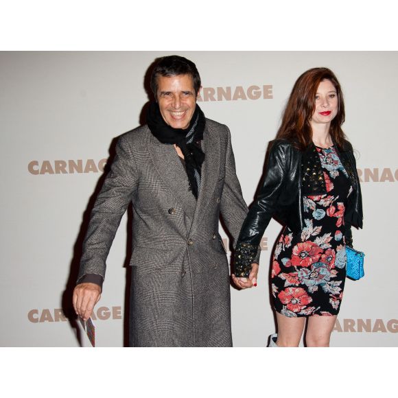 Couple nomade, il ont notamment passé de nombreuses été sur son bateau Noé. 

Julien Clerc et sa compagne Hélène Gremillon, à l'avant-première de Carnage, le 20 novembre 2011 à Paris. (Abaca)