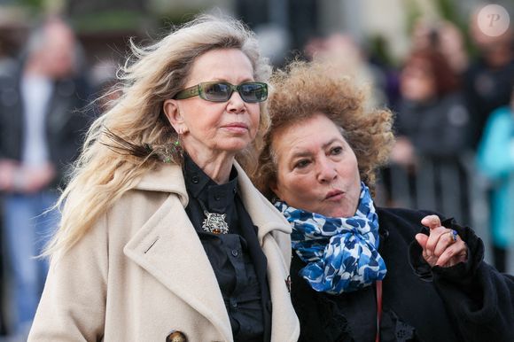 Fiona Gélin et Jamila Ouzahir aux arrivées des obsèques d'Emilie Dequenne au cimetière Père Lachaise à Paris, France, le 26 mars 2025. © Cyril Moreau/Bestimage