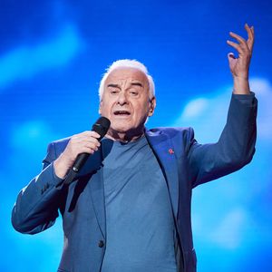 Michel Fugain lors de l’enregistrement de l’émission "Les stars s’unissent pour le Sidaction" au théâtre Marigny à Paris, France, le 11 mars 2025.
© Guirec-Moreau/ Bestimage