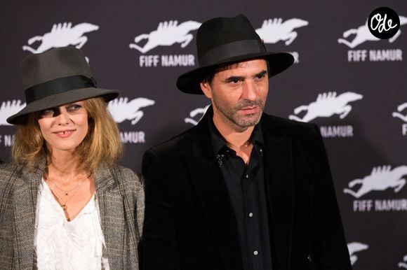 Vanessa Paradis et Samuel Benchetrit au photocall du film "Chien" au 32ème festival international du film francophone de Namur le 5 octobre 2017.

ALAIN ROLLAND/ IMAGEBUZZ/ BESTIMAGE