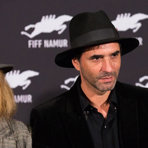 Vanessa Paradis et Samuel Benchetrit au photocall du film "Chien" au 32ème festival international du film francophone de Namur le 5 octobre 2017.

ALAIN ROLLAND/ IMAGEBUZZ/ BESTIMAGE
