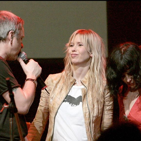 Renaud et Romane Serda (enceinte).
©ALAIN GUIZARD / BESTIMAGE