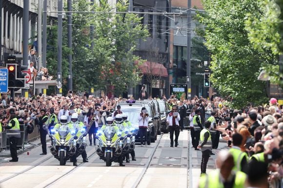 Le cortège funèbre d'Ozzy Osbourne au passage du Black Sabbath Bridge à Birmingham, Royaume-Uni le mercredi 30 juillet 2025. Photo de Stephen Lock/I-Images/ABACAPRESS.COM