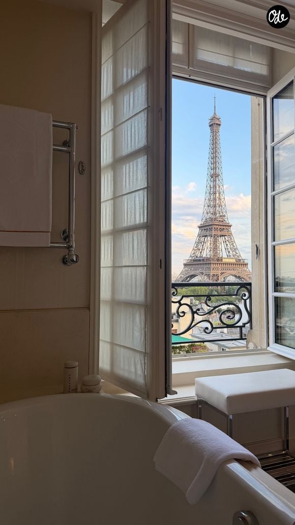 Les images montrent une chambre décorée de ballons, une terrasse panoramique et une salle de bains offrant un panorama exceptionnel.

Thylane Blondeau a partagé les coulisses de son mariage avec Benjamin Attal. Capture d'écran Instagram