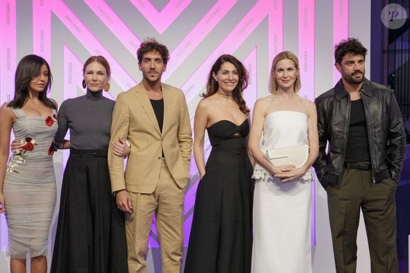 Zahia Dehar, Pascale Arbillot, Ruben Alves, Caterina Murino, Kelly Rutherford et Simon Ehrlacher lors du photocall Jour 2 Serie Mania Festival international Lille 2024, à Lille, France, le 16 mars 2024. © Stéphane Vansteenkiste/Bestimage