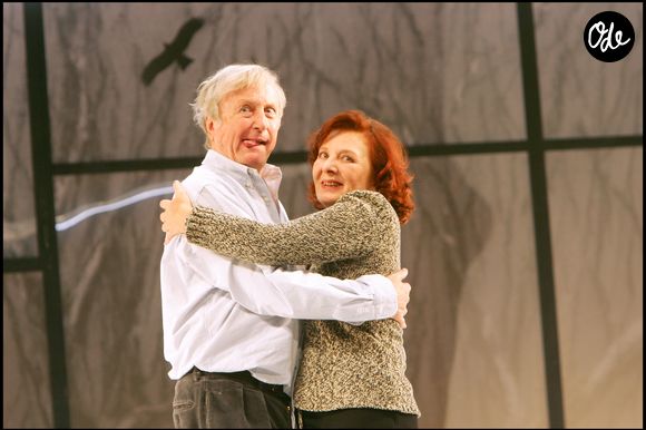 Claude Rich et Christiane Cohendy dans la pièce "le Caiman" au Théâtre Montparnasse le 23/11/2005 - COADIC GUIREC / BESTIMAGE