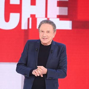 Michel Drucker - Enregistrement de l'émission Vivement dimanche au studio Rive Gauche, présentée par M.Drucker, diffusée le 07 septembre 2025 sur France 3.  © Guillaume Gaffiot / Bestimage