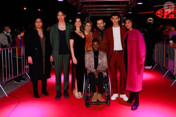 Farah Kassabeh, Kévin Meffre, Anaïs Parello, Laurence Meunier (dg du festival), Mathias Raumel, Quentin Delcourt (dg du festival), Lucas Ivoula, Kathy Packianathan lors de la cérémonie de clôture de la 5ème édition du festival Pluriel.les (Plurielles) au cinéma Majestic de Compiègne, France, le 19 mars 2022 . © Christophe Clovis/Bestimage