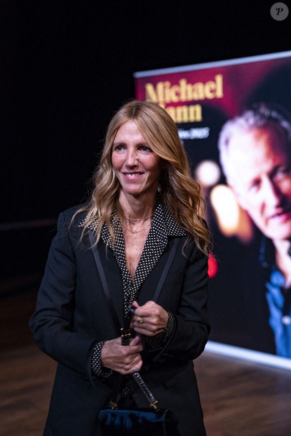 Sandrine Kiberlain assiste à la cérémonie du Prix Lumière 2025 remis à Michael Mann lors du Festival Lumière 2025 à Lyon le 17 octobre 2025. © Sandrine Thesillat/PsNewZ/Bestimage
