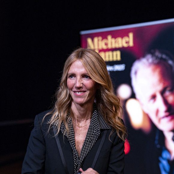 Sandrine Kiberlain assiste à la cérémonie du Prix Lumière 2025 remis à Michael Mann lors du Festival Lumière 2025 à Lyon le 17 octobre 2025. © Sandrine Thesillat/PsNewZ/Bestimage