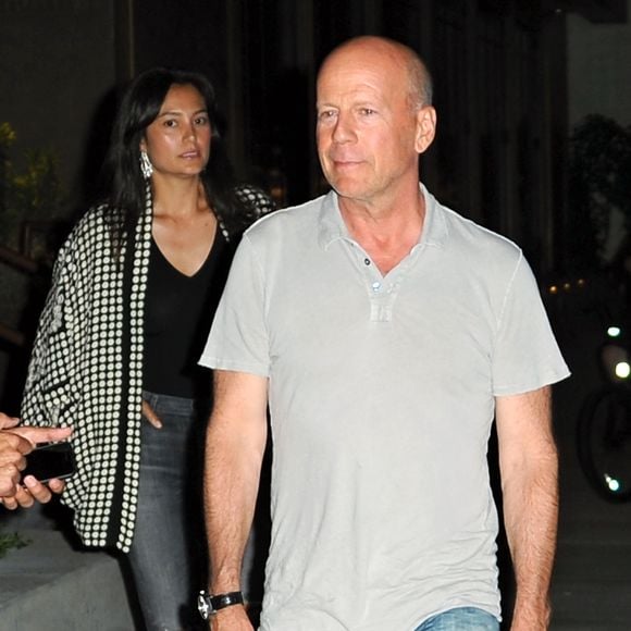 Il s'agit d'une maladie neurodégénérative qui entraîne des changements progressifs dans le comportement, la personnalité et les capacités linguistiques

Exclusif - Bruce Willis et sa femme Emma sont allés dîner au restaurant "Baltaire" à Brentwood. Le 27 juillet 2015