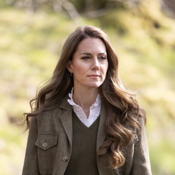 Où était passée Kate Middleton ?

Le prince William, prince de Galles, et Catherine (Kate) Middleton, princesse de Galles, visitent la forêt communautaire d'Ardura et rencontrent les gardes forestiers de Mull et Iona, en Écosse, au Royaume-Uni. © GoffPhotos/Bestimage