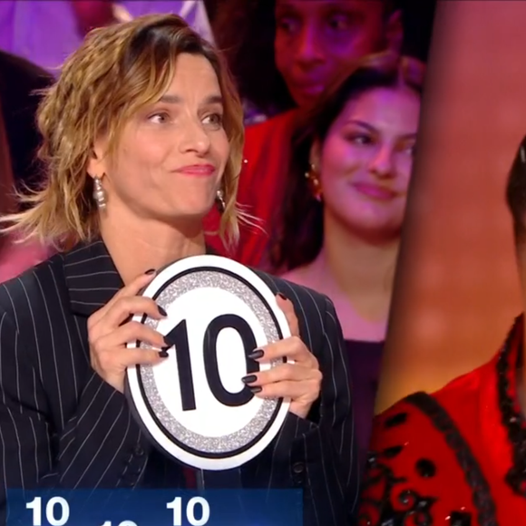 Et c'est à leurs côtés, donc, qu'il a pu découvrir, avec beaucoup de fierté, qu'il a obtenu non pas 1, non pas 2, mais 3 "10" à l'issue de sa performance ! 

Adil Rami et ses jumeaux dans "Danse avec les stars", capture d'écran TF1