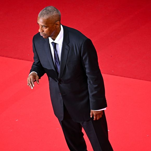Denzel Washington - Montée des marches du film « Highest 2 Lowest » lors du 78ème Festival International du Film de Cannes, au Palais des Festivals à Cannes. Le 19 mai 2025
© Estelle Carlier / Pool /  Bestimage