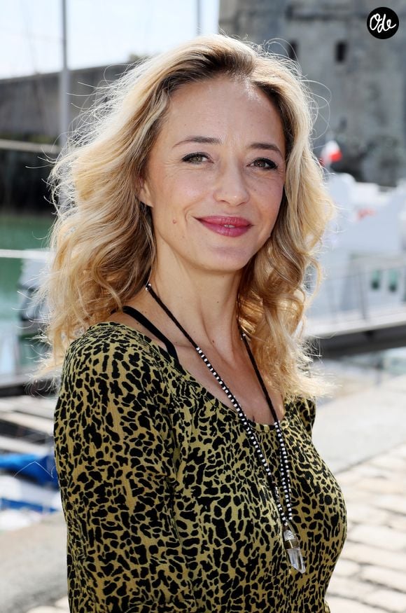 L’actrice évoque également ses rencontres et la venue de ses amis dans sa maison. 

Hélène De Fougerolles pour la série télévisée "Balthazar" au photocall du troisième jour du festival international du film de La Rochelle, France, le 14 septembre 2018. © Patrick Bernard/Bestimage