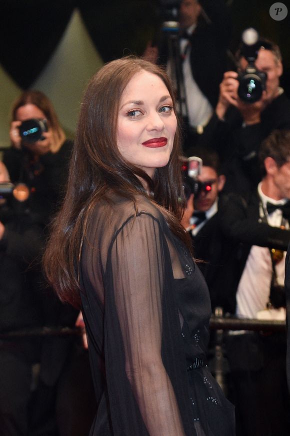 Marion Cotillard - Montée des marches du film " Frère et Soeur " lors du 75ème Festival International du Film de Cannes. © Giancarlo Gorassini / Bestimage