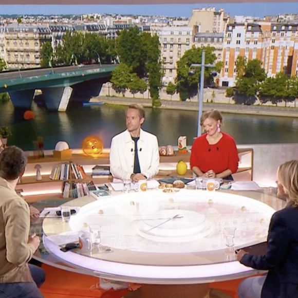 Depuis la rentrée, l'émission "Télématin" a connu du changement.

Extrait de l'émission "Télématin" sur France 2