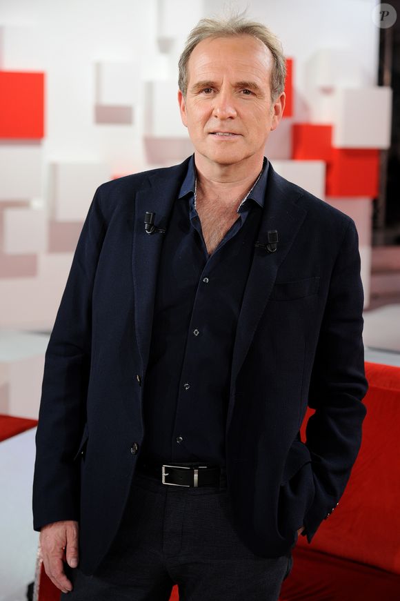 Exclusif - Jean-Christian Fraiscinet ( Les Bodin's) - Enregistrement de l'émission ' Vivement Dimanche ' au studio Gabriel consacrée aux Bodin's le 13 mai 2020 . Diffusion le 07 juin 2020 sur France 2 . A cause de l'épidémie de coronavirus (COVID-19) , l'émission est tournée sans public et n'accueille qu'un seul invité en plateau.
© Guillaume Gaffiot / Bestimage