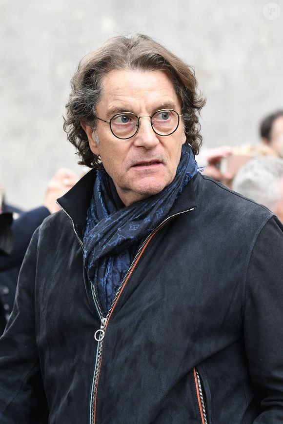 Avec son épouse, ils ont trois filles.

Francis Cabrel lors des obsèques de Dick Rivers à l'église Saint-Pierre de Montmartre à Paris, en France, le 2 mai 2019. Photo ABACAPRESS.COM