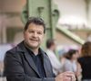 S'il a toujours eu le rêve d'écrire, il s'est d'abord orienté vers des études d'économies afin de devenir professeur avant d'envisager vivre de sa plume... 

Guillaume Musso lors du Salon du livre de Paris, le 17 avril 2026 à Paris, France. Photo Eliot Blondet/Abaca