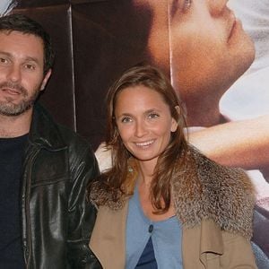 La comédienne Axelle Laffont et Serge Hazanavicius assistent à la première de 'Cavalcade' à l'Opéra Gaumont à Paris, France, le 19 mai 2005. Photo par Giancarlo Gorassini/Abaca