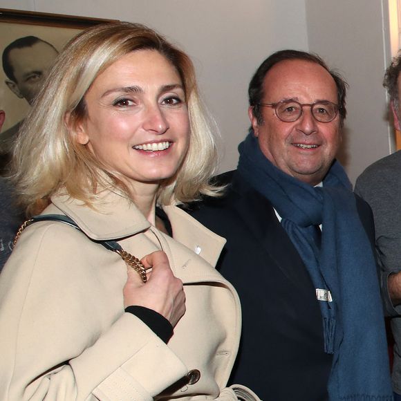 Julie Gayet et son compagnon François Hollande à la générale de la Pièce "Rimbaud en Feu" au théatre Antoine à Paris le 13 janvier 2022. © Bertrand Rindoff Petroff / Bestimage