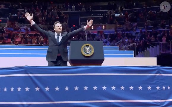 Après l’investiture de Donald Trump au Capitole, Elon Musk a tenu un discours face aux supporters du nouveau président, à la Capital One Arena. À la tribune, le milliardaire, propriétaire de Tesla et X, a effectué un geste que beaucoup ont qualifié de «salut nazi».  
© Capture TV via Bestimage
