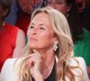 À 60 ans, elle s'épanouit plus que jamais loin de l'agitation parisienne.

Exclusif - Estelle Lefebure - Plateau de l'émission "C à vous" lors du 79ème Festival International du Film de Cannes le 22 mai 2026. © Jack Tribeca / Bestimage