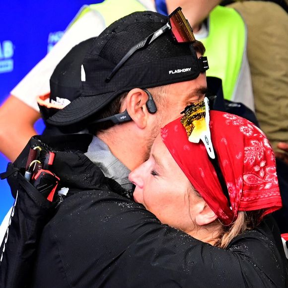 Amandine Petit (9 heures et 3 minutes) et son mari Julien Georges à l'arrivée de la course MCC (40 kms) de l'UTMB (Ultra Trail du Mont Blanc) à Chamonix le 24 août 2026.

© Romain Doucelin / Bestimage