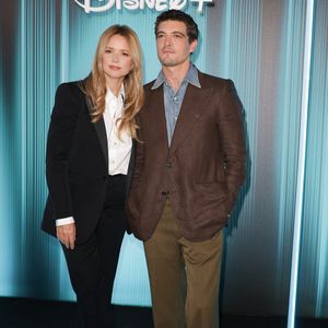 Virginie Efira et son compagnon Niels Schneider - Photocall du showcase 2026 Disney+ à l'Institut de France à Paris le 15 janvier 2026. Photo par Coadic Guirec/Bestimage