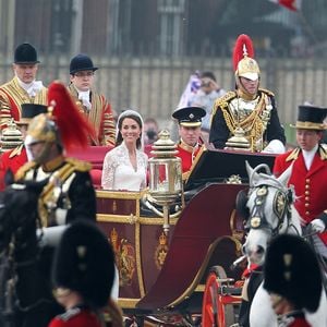 - Mariage de Kate Middleton et du prince William d'Angleterre à Londres. Le 29 avril 2011