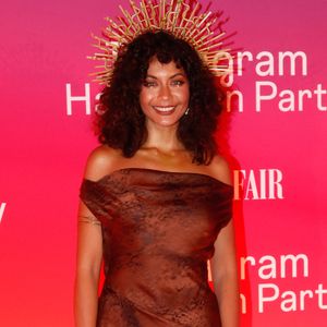 La jeune femme a expliqué vouloir donner ses cheveux. Un acte de soutien pour Octobre Rose et les femmes touchées par la maladie.

Vaimalama Chaves (miss France 2019) - Soirée Instagram halloween à l'hôtel Marois à Paris, France, le 31 octobre 2024. © Christophe Clovis / Bestimage