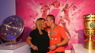 Wahiba Ribery en famille : la femme de l’ancien footballeur Franck Ribery poste de rares photos de tout son clan, découvrez leurs 5 enfants