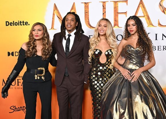 Sa fille Blue Ivy prête sa voix à l'un des personnages du film centré sur le père de Simba, Kiara

Tina Knowles, Jay-Z, Beyonce et leur fille Blue Ivy lors de la première de "Mufasa" le 9 décembre 2024 à Hollywood