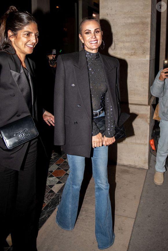 Maman de deux filles, Jade et Joy, la veuve de Johnny Hallyday affiche toujours une silhouette longiligne et une peau lisse. 


Laeticia Hallyday quitte les Costes, Paris, France le 14 octobre 2024. Photo by ABACAPRESS.COM