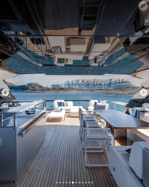 Ce Riva 102’ Corsaro Super mesure plus de 30 mètres et vaudrait entre 11 et 15 millions d’euros.

Capture Instagram @esquirefr