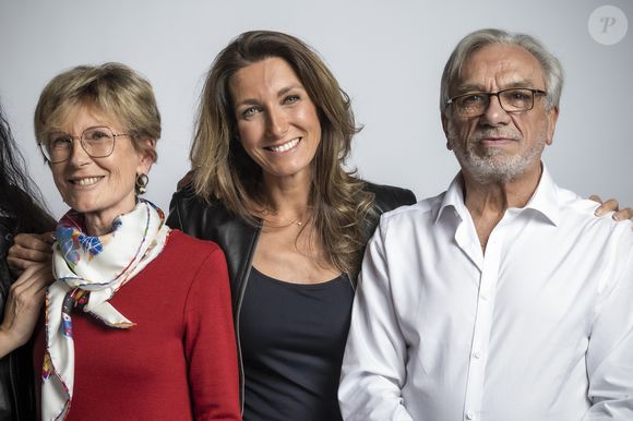 Anne-Claire Coudray, son père Jean et sa mère Michelle Coudray à l'enregistrement de l'émission "La Chanson secrète 10" diffusée sur TF1 le 22 janvier 2022.
Crédit Jacovides-Moreau / Bestimage