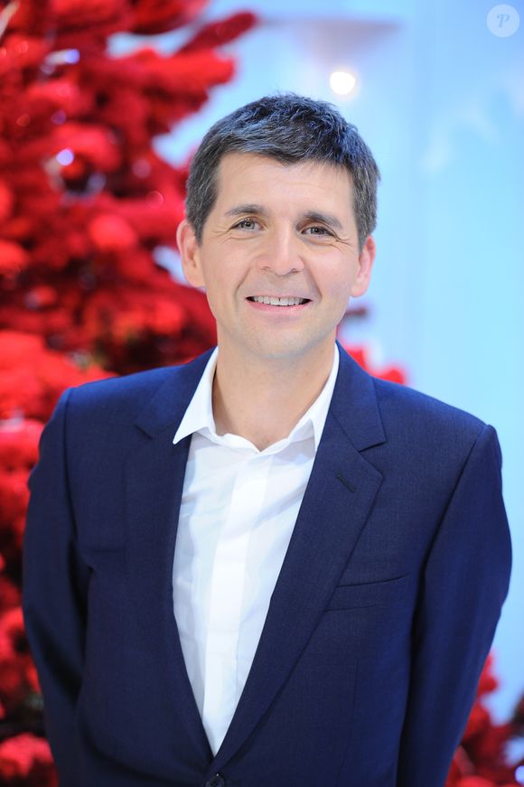 Exclusif - Thomas Sotto à l'enregistrement de l'émission "Vivement Dimanche" présentée par M.Drucker, le 9 novembre 2019.

Photo : Guillaume Gaffiot / Bestimage
