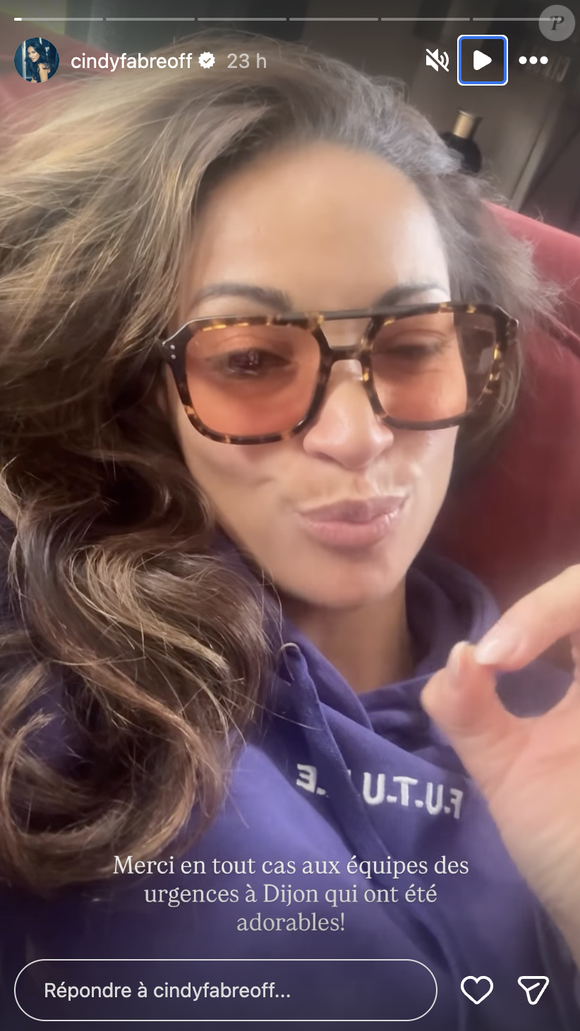 En légende de sa story, elle a tenu à remercier "les équipes des urgences à Dijon qui ont été adorables !". 

Cindy Fabre est apparue un oeil fermé sous des lunettes de soleil après un accident domestique samedi 1er novembre 2025 Via Instagram @cindyfabreoff