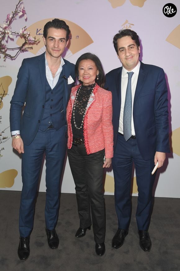 Jeanne d'Hauteserre entre Thomas Alleno et Vincent Baladi pendant la soirée "Kenzo Takada's Birthday Night" pour fêter les 80 ans de Kenzo Takada au Pavillon Ledoyen à Paris, le 28 février 2019. 

© Coadic Guirec/Bestimage