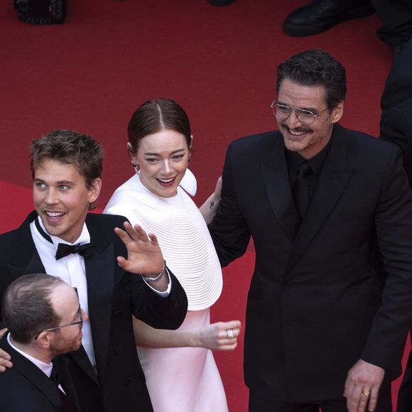 Clifton Collins Jr., Joaquin Phoenix, Ari Aster, Austin Butler, Emma Stone, Pedro Pascal, Luke Grimes - Montée des marches du film « Eddington » lors du 78ème Festival International du Film de Cannes, au Palais des Festivals à Cannes. Le 16 mai 2025
© Olivier Borde / Bestimage