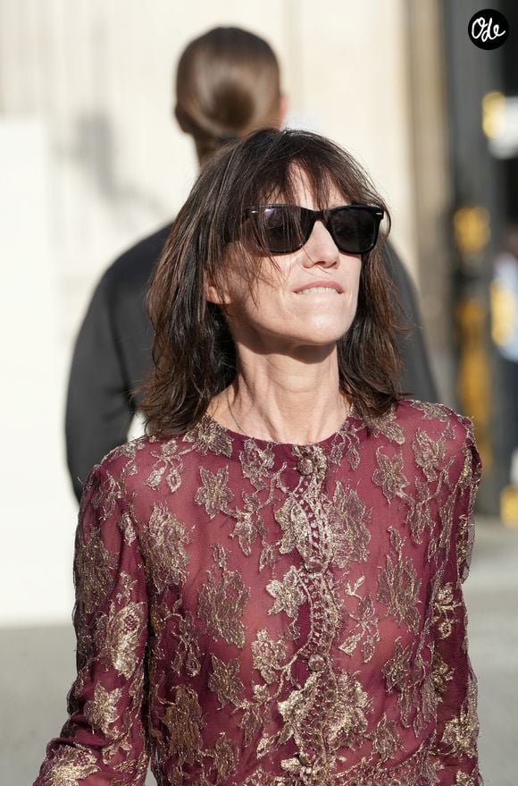 Charlotte Gainsbourg au défilé de mode Saint Laurent homme printemps / été 2027 à la Bourse du Commerce à Paris le 23 juin 2026 © Anne-Sophie Guebey / Bestimage