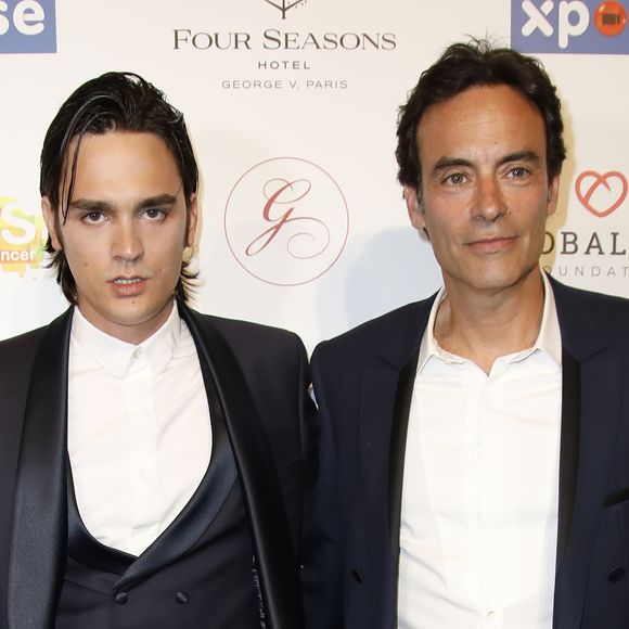 Le tribunal correctionnel de Paris a condamné ce mercredi Anthony et Alain-Fabien Delon à 1 000 euros d'amende avec sursis.

Anthony Delon avec son frère Alain-Fabien Delon au photocall de la 10ème édition du "Global Gift Gala" à l'hôtel Four Seasons George V à Paris.
© Marc Ausset-Lacroix/Bestimage