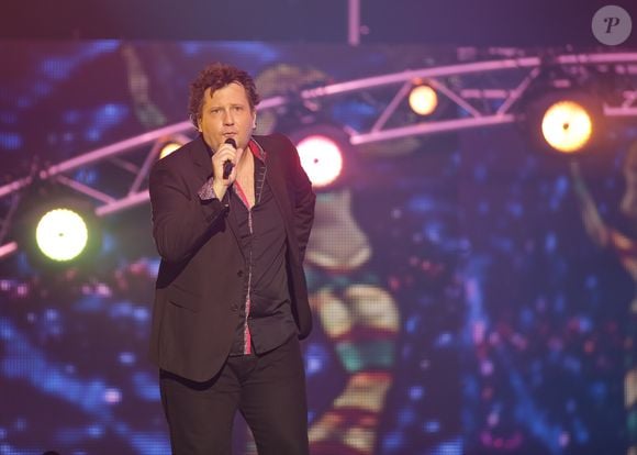 Une épreuve difficile qui l'a profondément marqué : "Après, tu relativises".

Exclusif - Sacha Goëller au concert " Stars 80 " au Zenith Arena de Lille, le 20 décembre 2013.

Photo : Vansteenkiste Stéphane / Bestimage
