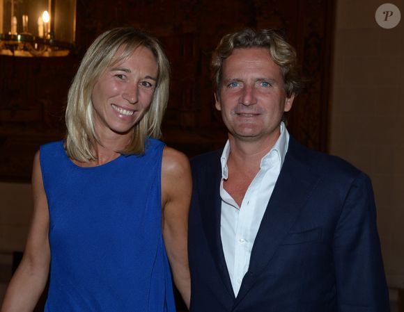Selon Madame Figaro, ils ont acquis en 2016 un hôtel particulier du XVIIIe siècle situé rue d’Hauteville, dans le 10e arrondissement de Paris. 

Archive - Charles Beigbeder et sa femme Carine - Lancement de la nouvelle version du magazine "Lui" dans un hôtel particulier du XVIe arrondissement, avenue Foch à Paris. RACHID BELLAK / BESTIMAGE