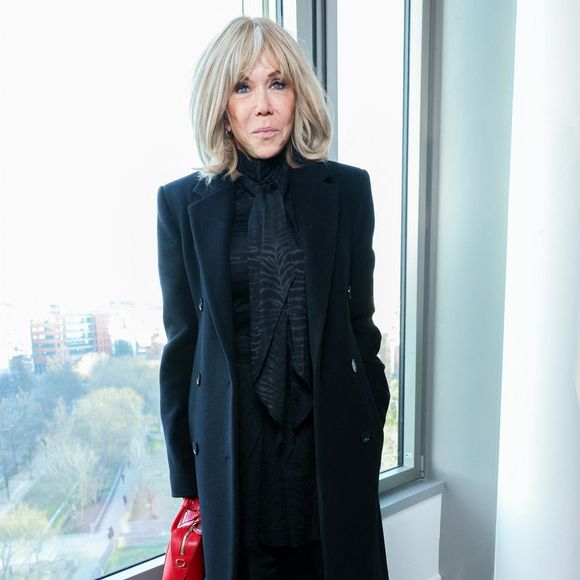 La première dame a assisté au défilé Stella McCartney ce 5 mars 
Brigitte Macron au défilé Stella McCartney Femmes Automne/Hiver 2025-2026 à Paris le 5 mars 2025 Backgrid USA / Bestimage