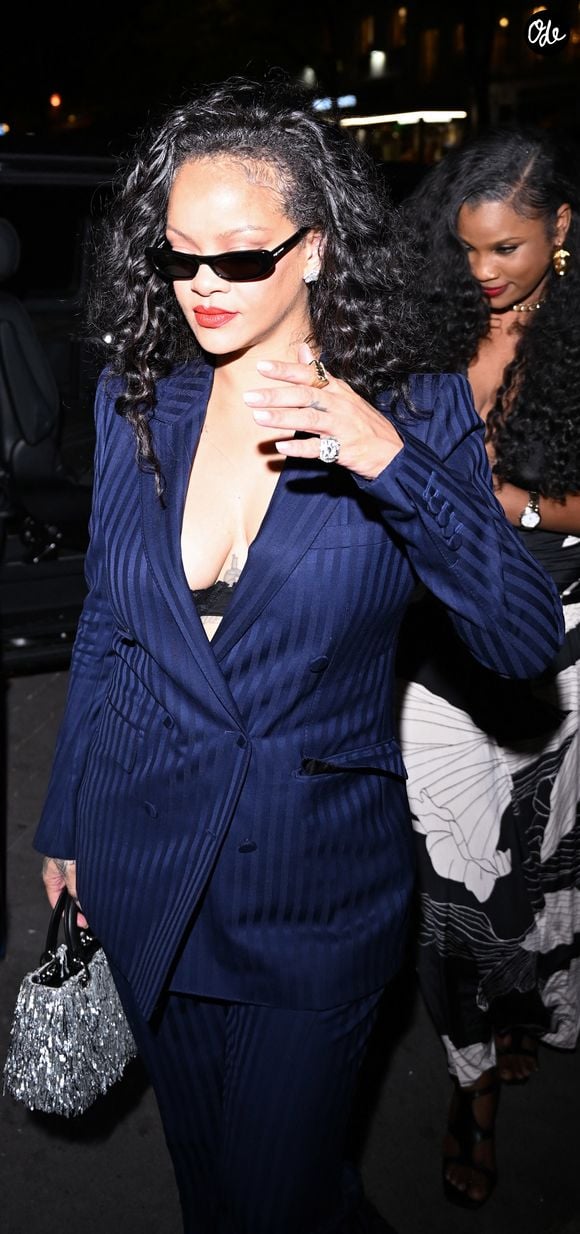 Comme Rihanna qui a ensuite rejoint l'une de ses adresses favorites à Paris, Cesar Restaurant dans le 8ème

Rihanna arrive au restaurant Cesar Paris après le concert de Céline Dion le 16 septembre 2026. © Gedeon Taieb / Bestimage