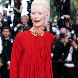 Tilda Swinton - Montée des marches pour la cérémonie de clôture du 79ème Festival International du Film de Cannes, le 23 mai 2026. © Olivier Borde / Bestimage