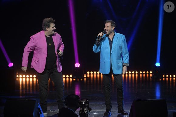 Sacha Goëller du groupe "Début de Soirée" et Jérôme Anthony - Enregistrement de l'émission "Tout le monde chante contre le cancer" au Palais des Congrès à Paris, diffusée le 23 décembre 2024 sur W9. 
L'association "Tout le monde contre le cancer" a le plaisir de vous inviter à son Gala de Noël annuel "Les Stars Relèvent Le Défi" le 6 décembre 2024 au Palais des Congrès !

Photo : Gorassini-Moreau/Bestimage